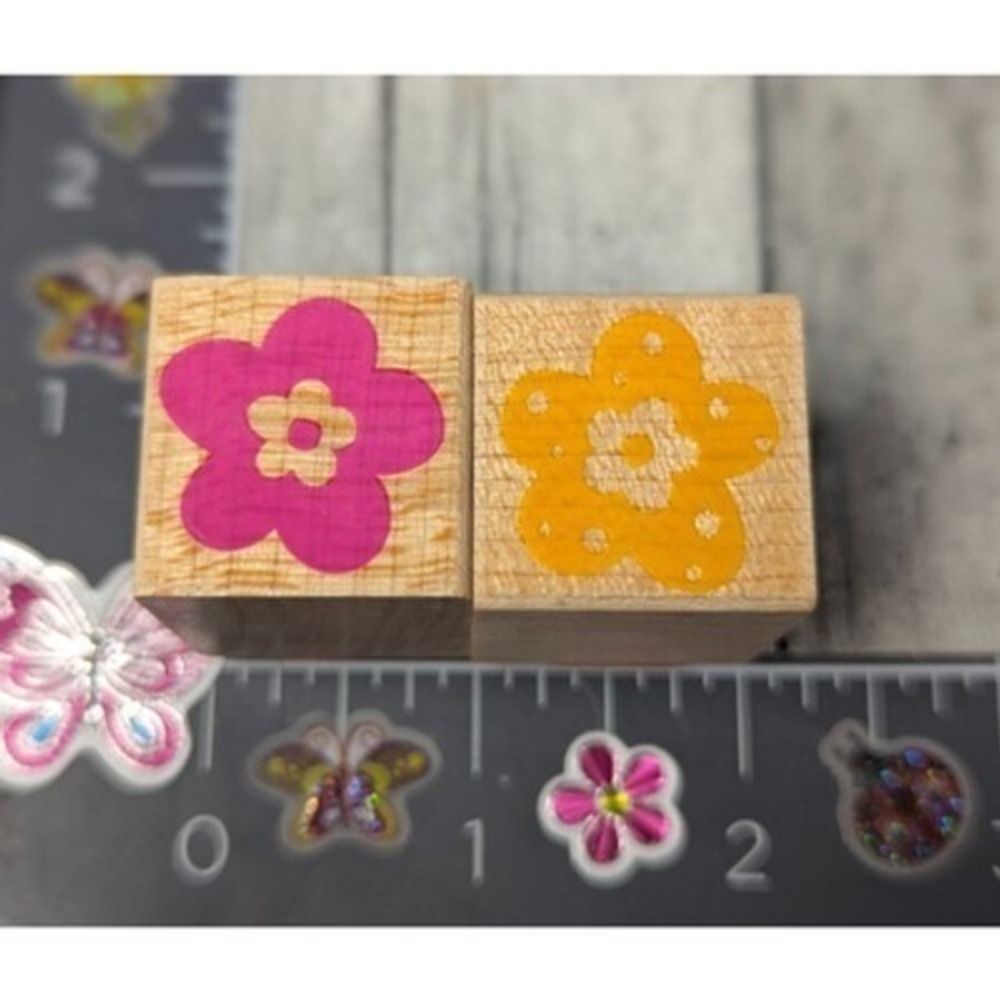 Hero Arts Flowers Design Lot of 2 Rubber Stamp Wood #L11